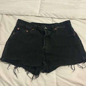 LEVIS 501 black denim shorts